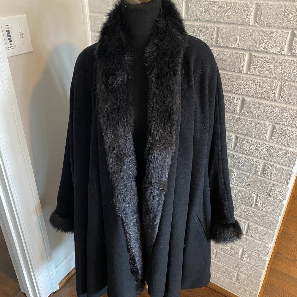 Vintage Black Wool Shawl w/ real fur collar